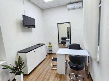 Оренда кабінета для майстра манікюра,м.Олімпійська+парковка! Киев