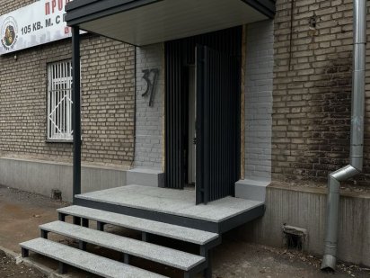 Оренда приміщення 115 м² у центрі — фасад, парковка, бізнес-локація