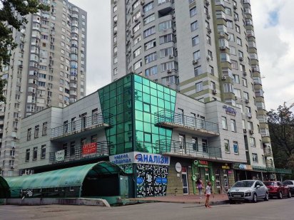 76 м2 з новим ремонтом напроти NOVUS щільна забудова Без %