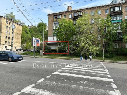 Фасад с отдельным входом - 45 кв.м. - ул. Бойчука, 37 (ул. Киквидзе) Київ