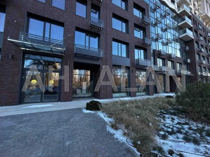 Сдам торговое помещение по Князя Романа Мстиславича 26. Новый Автограф Київ