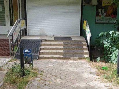 Здається в Оренду нежитлове приміщення.