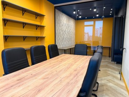 Офис 80м2 ремонт меблирован 15 мест Генератор Центр Олимпийская Киев