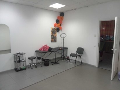 Здам в довгострокову оренду приміщення під студію/салон краси/масажу