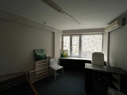 Сдам офис 17м2 с с/у в БЦ, 4 этаж,ул.Сверстюка,метро Левобережная 3мин Київ