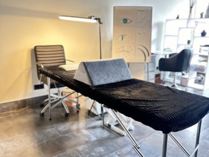 Оренда Кушетки перманент / нарощування вій / кометолог  ЖК Рівʼєра Киев