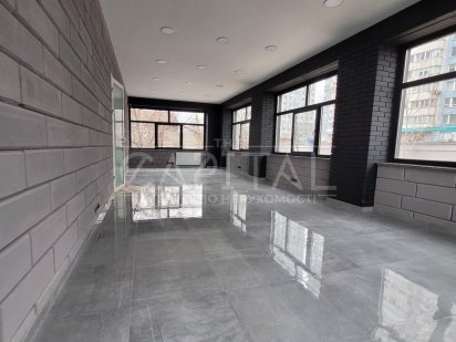 Отдельностоящее здание на Осокорках.5 мин до метро.750м2.Кц+ Київ