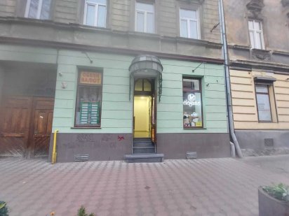 Здам в оренду фасадне приміщення, вул. Федьковича Львів