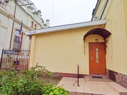 Оренда приміщення в центрі 850 $ 80 м.кв Львів