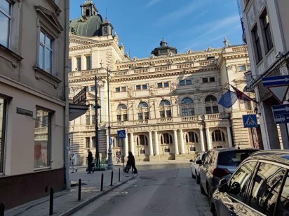 Оренда приміщення біля Оперного 130 м кв  Театру вул Фурманська Львов