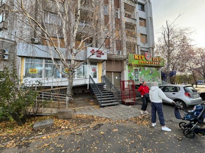 Пр.Центральний/Садова 80 кв.м. фасад прохідняк ціна 30000 грн/міс Миколаїв