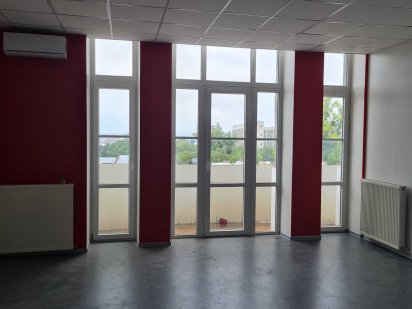 Сдам офис на ул. Сумской 82, площадью 211 м2, м. Университет Харьков