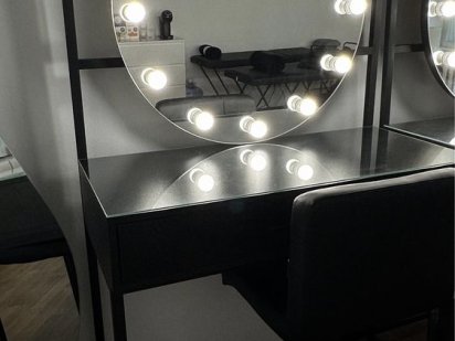 Робоче місце майстра бровіста, візажиста Михайлівці