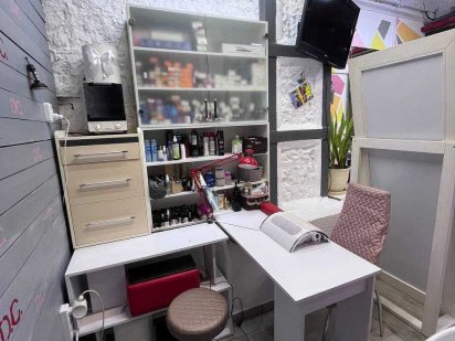 Сдам место для мастера маникюра в центре метро Университет... Харьков