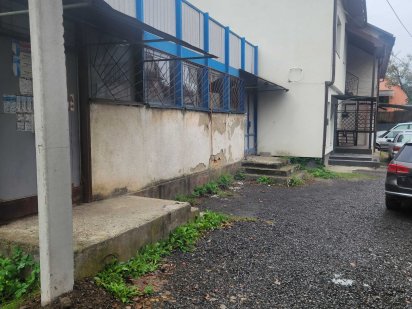 Приміщення окреме під будь які цілі на березі річки центр Іршави Иршава