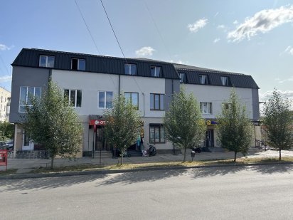 Оренда м.Ржищів-центр, 1 пов- 105м2,2 пов - 50 м2. Під торгівлю/офіс Ржищів