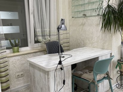 Сдам рабочее место под маникюр Ліски