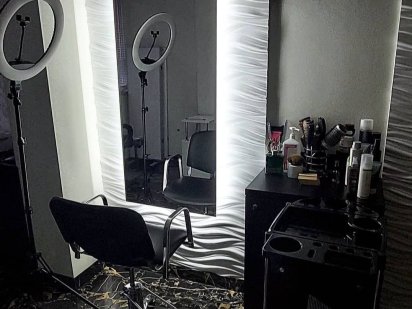 м.Спортивная!Место для мастера маникюра и парикмахера. Степная