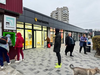 м. Кам'янське, бул.Будівельників 8г (ТЦ Будівельник)  - 38 м2 Куриловка