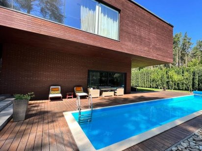 439 -А Будинок для відпочинку подобово біля лісу Процев