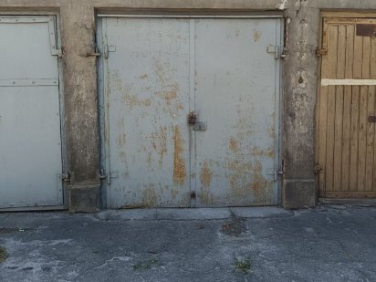 Продам гараж во дворе  пр.Соборного / Сталеваров