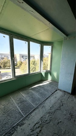 Продам 3-комнатную квартиру с кухней гостиной р-н 9 школа - фото 1