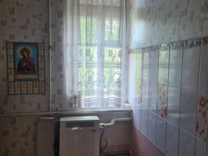 Продам три кімнатну КВАРТИРУ