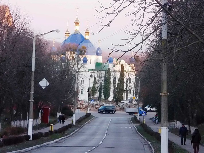 Продам 3-х кімн. в центрі чудового селища Ладан на річці Удай . - фото 1