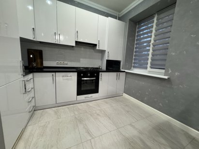 Центр. Сучасний, новий ремон, меблі, техніка. Ніхто не жив Кропивницький