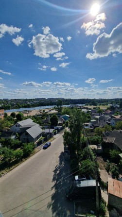 Новобудова в центрі міста . Автономне опалення.Всі вікна на річку - фото 1