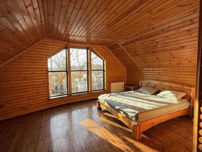 Здається 2-х поверховий будинок Самар