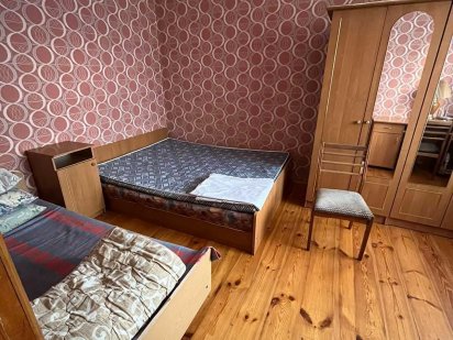 здається будинок або окремі кімнати в центрі міста Хмільник подобова Хмільник