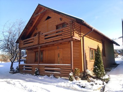 Будинoк в Кaрпaтaх Лазещина