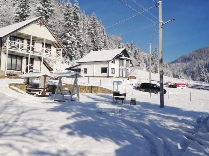 Відпочинок в Буковелі. Садиба « Карпатська мить» Поляниця