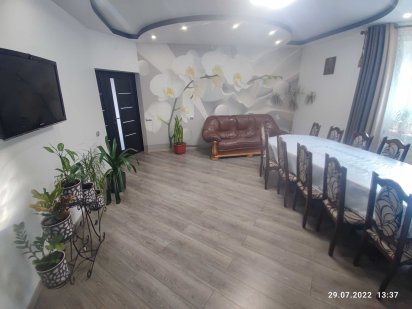 Частина Будиноку "Ясень" на 6 номерів 12-18місць з кухнею та Микуличин