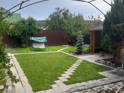 Будинок Вишеньки  києвом подобово Вишенки