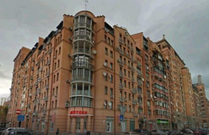 Аренда паркоместа, паркинга, гаража Печерск, ул. П. Мирного 14 и 28 - фото 1