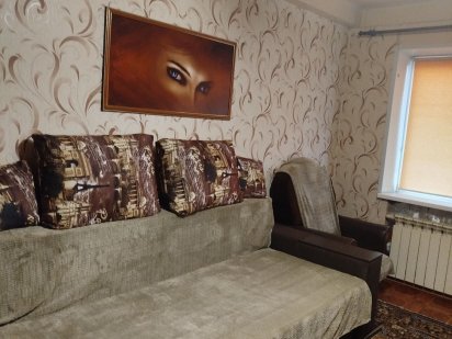 1-я  квартира .Постiйна  Вода) э декiлька варiaнтiв Доброполье