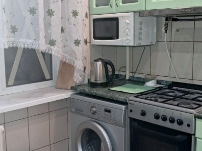 Квартира (р-н Ж/Д вокзалу) 3 поверх, поряд зупинка, YouTube