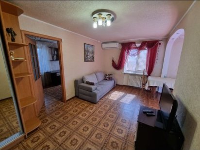 Сдаётся квартира в самом центре города.