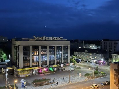 Оренда подобово, потижнево, погодинно три чотири кім. квартира центр Рівне