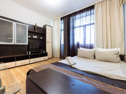 Вул Жилянська 118,поруч вул Липківського,5 хв до зал.вокзала Київ