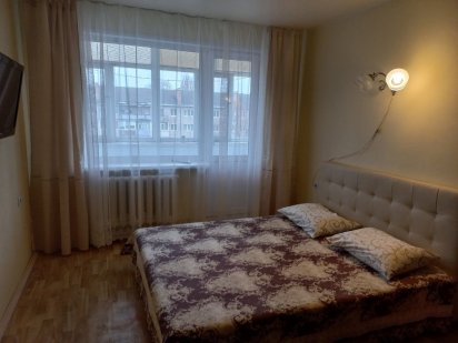 1кім Левка Лук'яненка, погодинно, подобово Чернигов