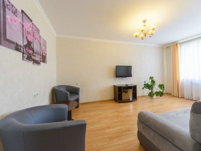 2-ух комнатная пл. Оболонская 3 ( метро Оболонь 1 мин пешком) Київ