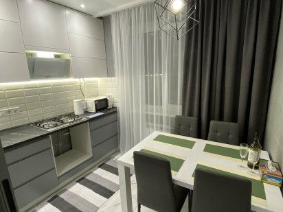 Сдам посуточно 1ком на Позняках газ и низкий этаж Киев