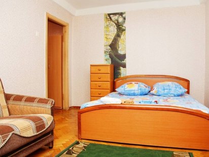 Однокомнатная. Метро Дружбы народов. Печерск. Киев