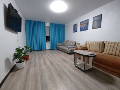 СВОЯ квартира посуточно 3-к, Тополь-1 Эпицентр. До 8 чел. Сутки/неделя Днепр