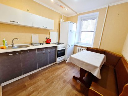 Двухкімнатна в центрі, біля ТРЦ Любава. Гоголя 206. Черкаси