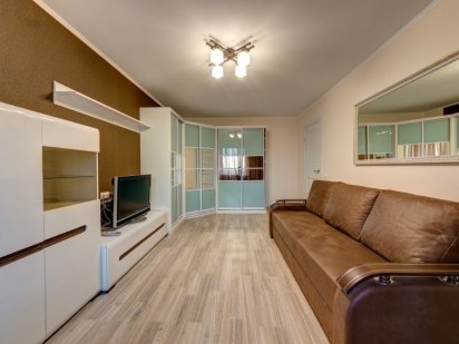 Посуточно 2ком-я квартира на ул. Барбюса м. Дворец Украина Киев