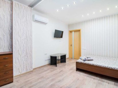 Подобово-погодинно 1к кв, ПРАЦЮЄ ЛІФТ, Богатирська 6а, ЗНИЖКИ В ОПИСІ! Киев